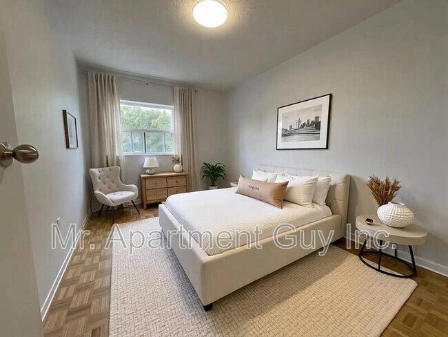 Photo du bâtiment - 1357 Woodbine Ave