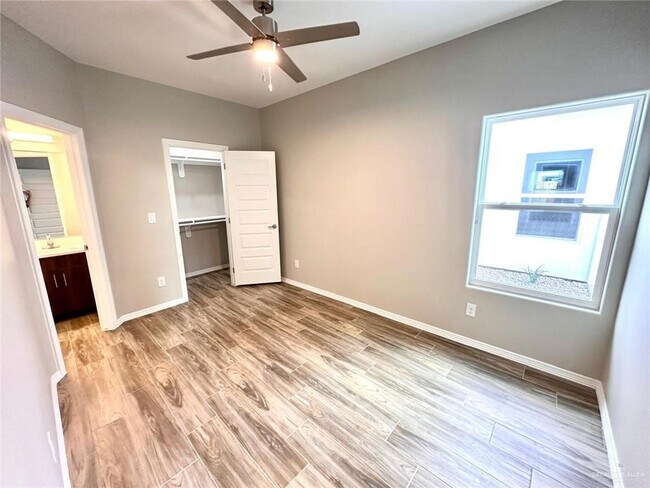 Foto del edificio - 3908 Walnut Ave