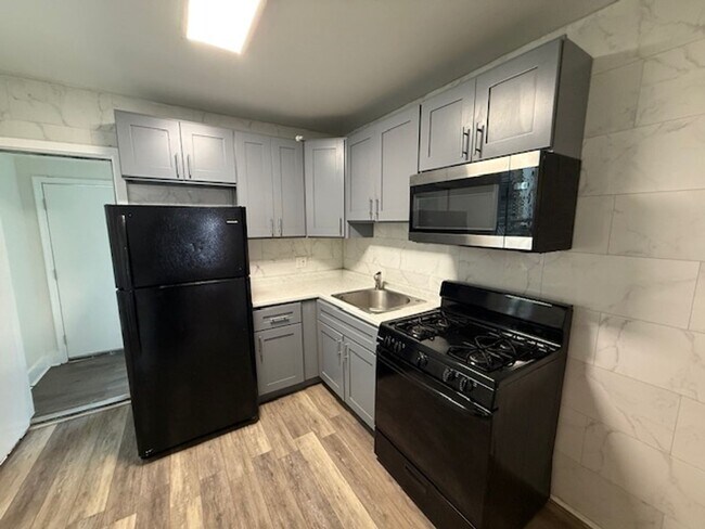 Foto del edificio - Spacious 3-Bedroom Home in North Philadelphia