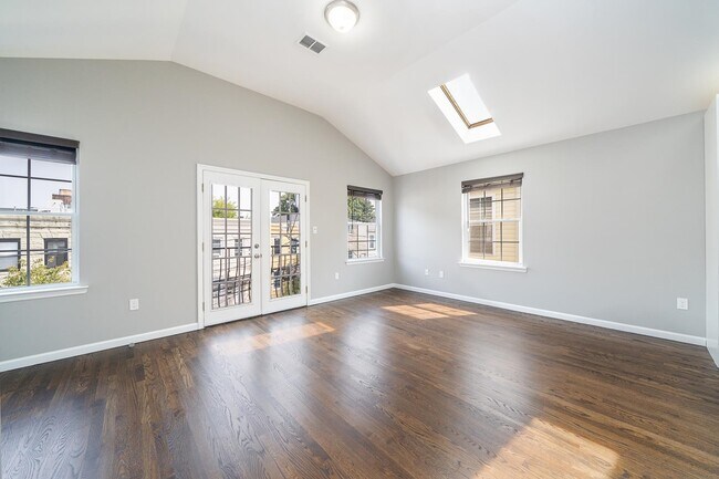 Foto del edificio - 271.5 Grant Ave