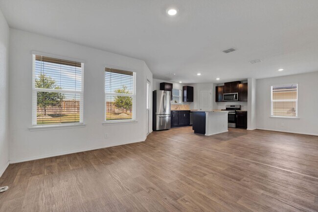 Foto del edificio - New Year Special!: Spacious 3 Bed 2.5 Bath Home In Redbird Ranch!