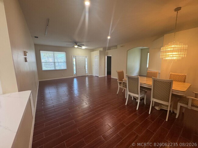 Building Photo - 981 NW Tuscany Dr