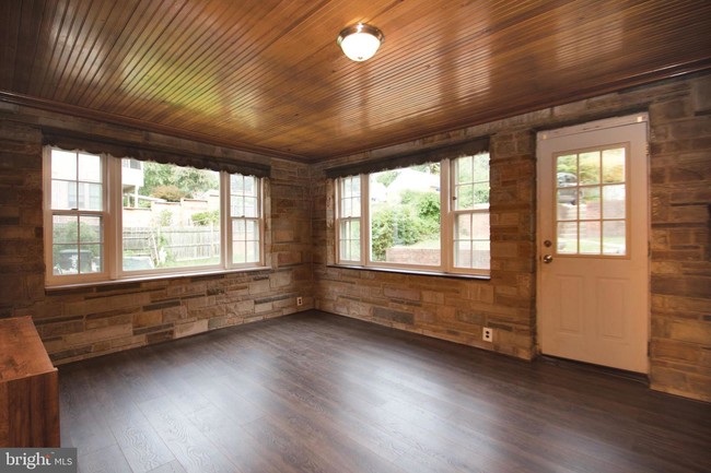 Foto del edificio - 2907 Tilden St NW