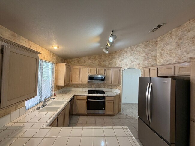 Building Photo - 8164 Sedona Sunset Dr