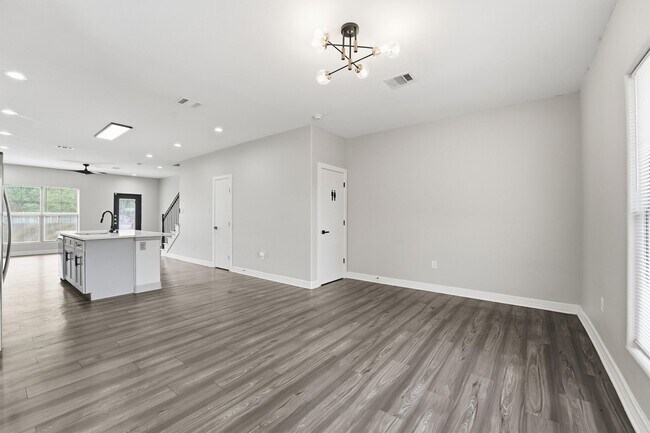 Foto del edificio - 2336 Charles Rd
