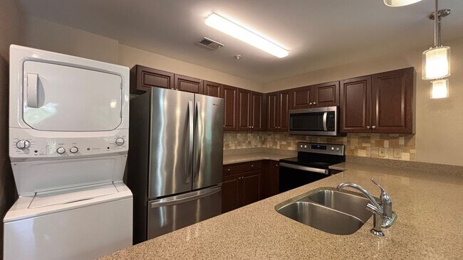 Foto del edificio - 121 Village Dr