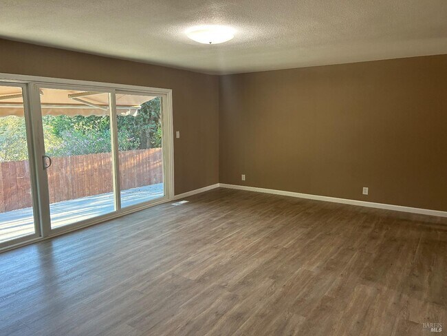 Foto del edificio - 363 Springbrook Dr