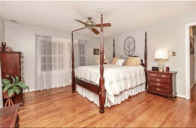 Foto del edificio - 315 Bomar Pl