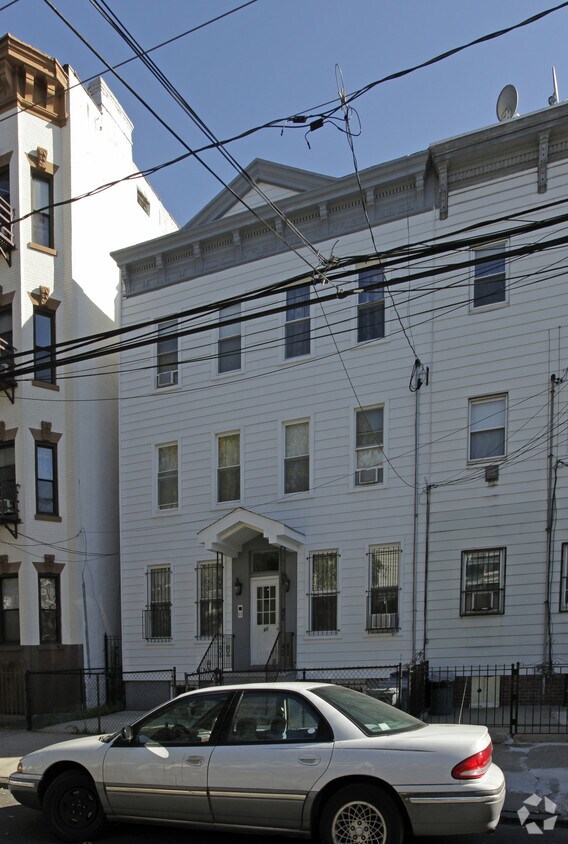 Building Photo - 62 Tuers Ave