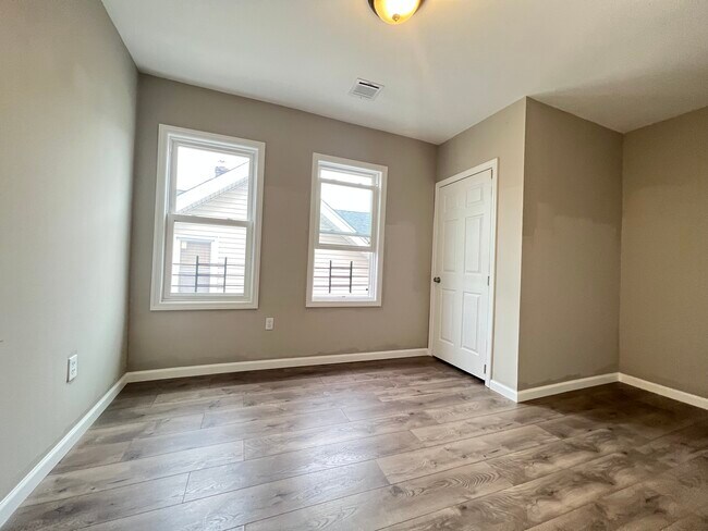 Building Photo - 204 Renner Ave