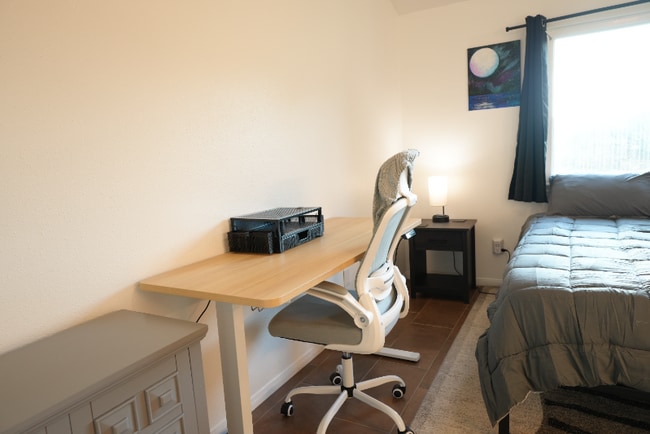 Building Photo - 804 Sylvia Ln