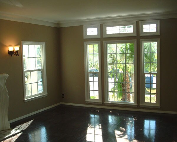 Living Room - 1128 Meadowbrook Ave