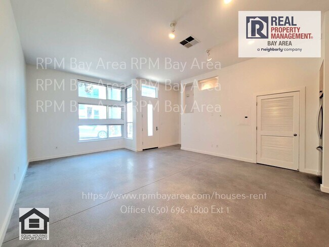 Building Photo - 1 Bedroom 1 Bathroom Townhouse in Clawson ...