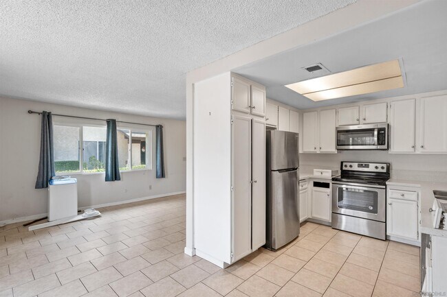 Foto del edificio - 1213 E Ave