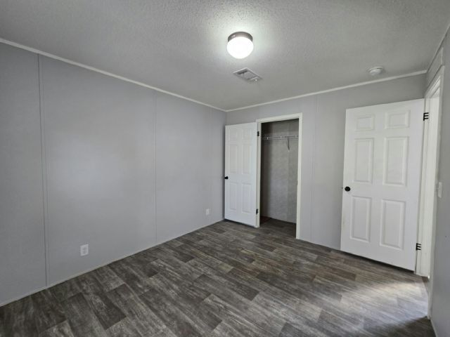 Foto del edificio - 6 Forest Ln