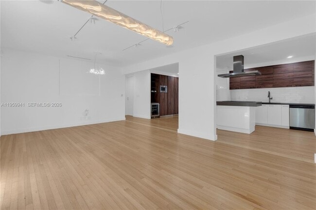 Building Photo - 1296 NE 99th St