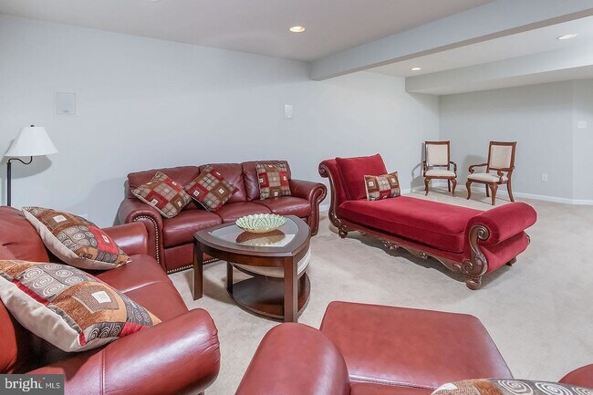 Building Photo - 395 Concetta Dr