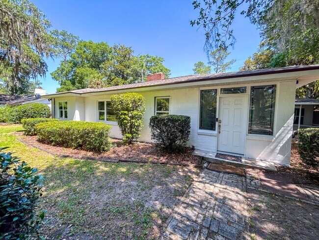 Foto del edificio - 2132 NW 7th Pl