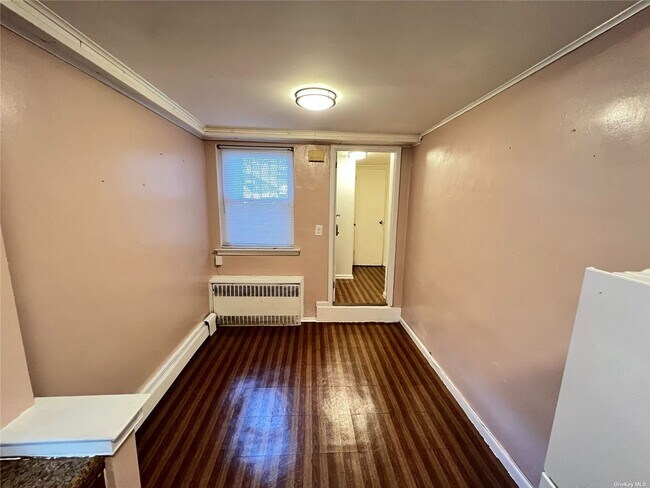 Building Photo - 1114 E 99th St
