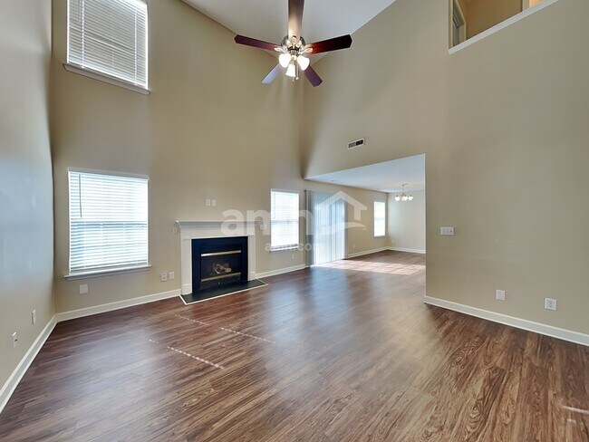 Building Photo - 14019 Bernardy Ln