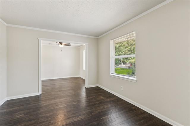 Building Photo - 918 Sleepy Hollow Dr