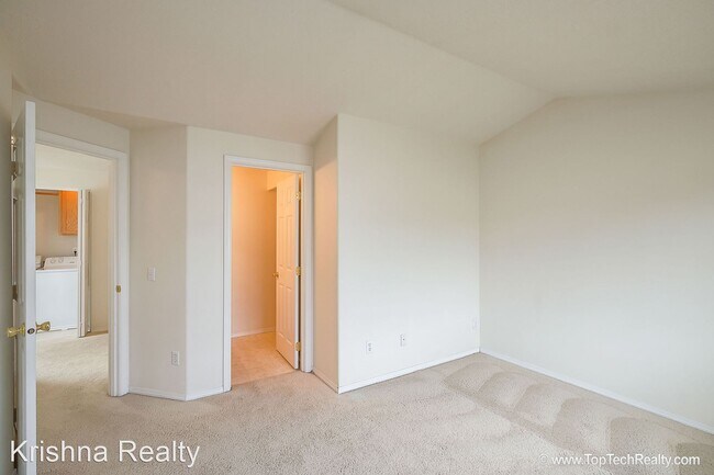 Building Photo - 3 br, 2.5 bath House - 6554 NE Forest Ln