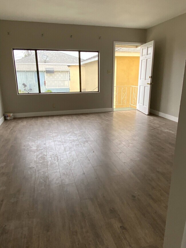 The living room - 1656 W 107th St