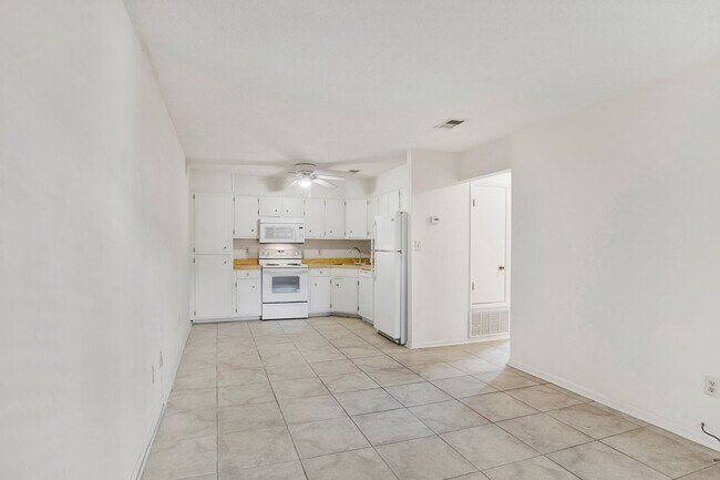 Foto del edificio - Coastal Condo for long term rent!