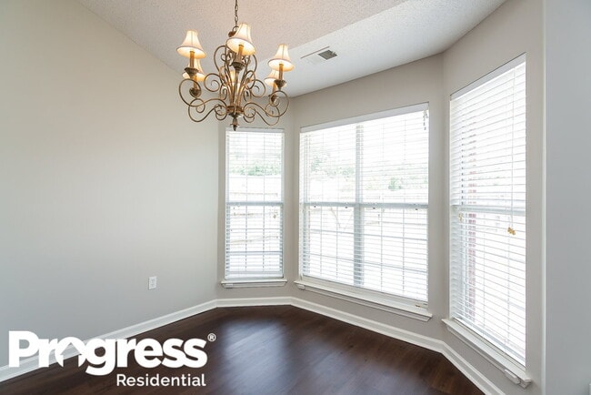 Foto del edificio - 1824 Roy Dr