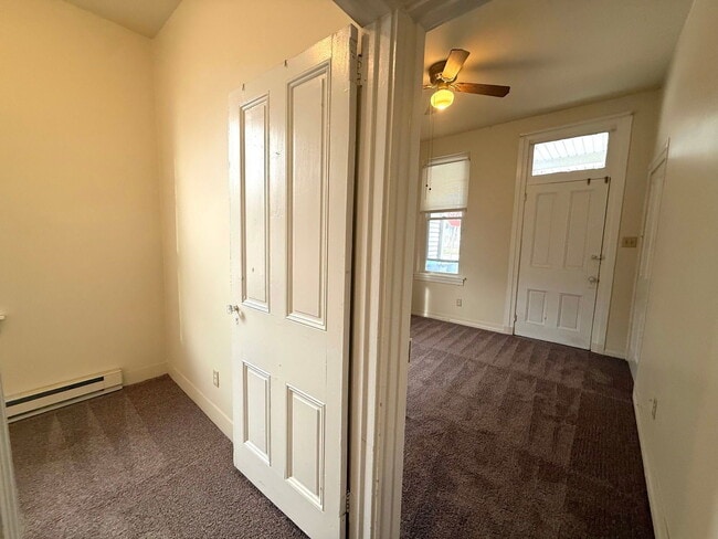 Building Photo - 154 E Main St