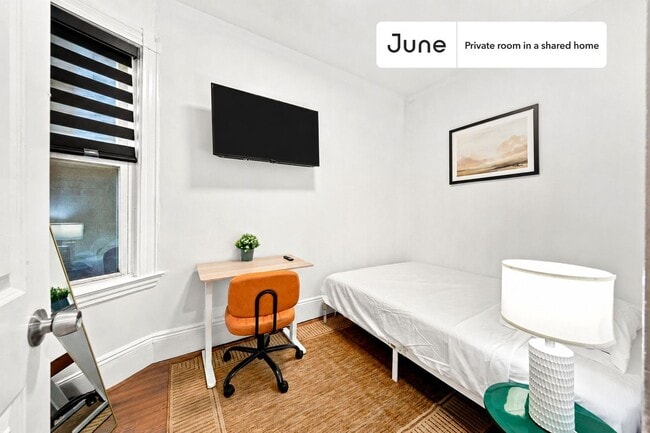 Building Photo - Room in Shared 7 bed/2 bath home in Allston
