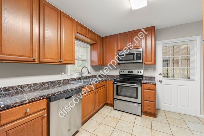 Foto del edificio - 928 Shieldcrest Way