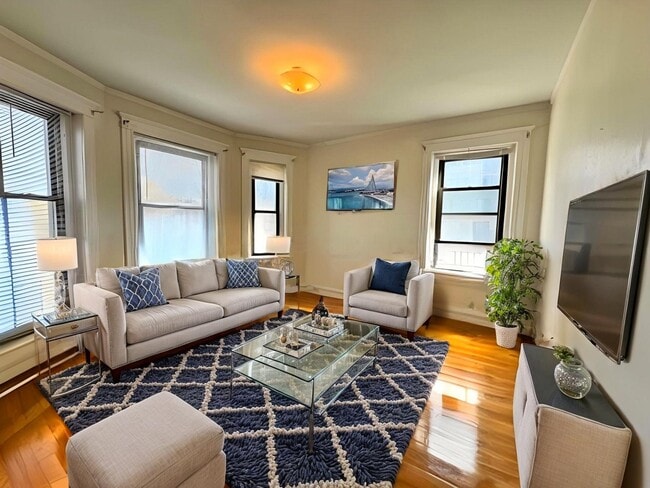 Building Photo - 19 Washington St S