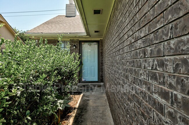 Building Photo - 7200 NW 115th St