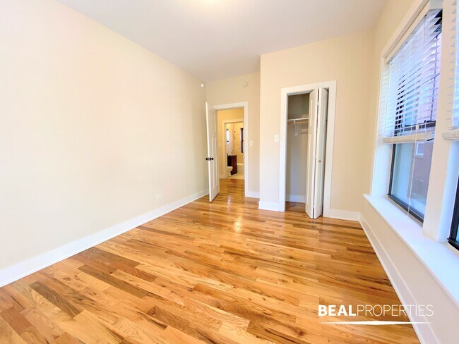 Foto del edificio - 1031 Dempster St