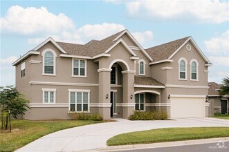 Building Photo - 4700 Ensenada Ave