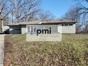 Building Photo - 3314 N Taylor Ave