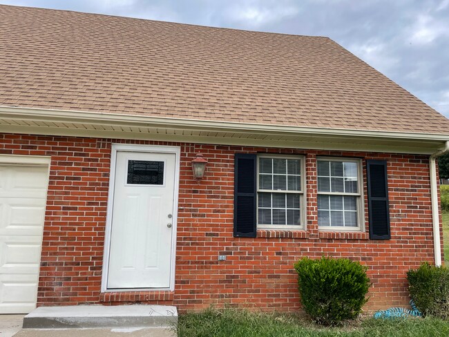Front entrance - 1120 Trails End