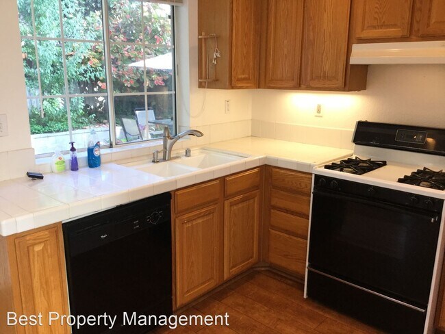 Foto del edificio - 4 br, 2.5 bath House - 38862 Litchfield Cir