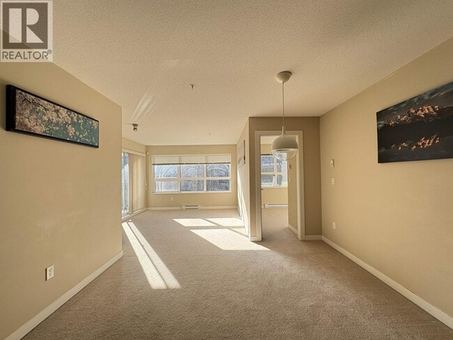 Photo du bâtiment - 6800 Eckersley Rd