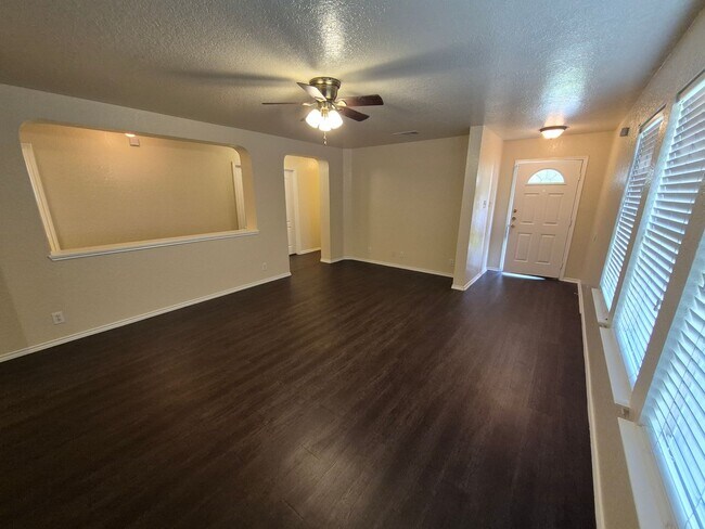 Building Photo - 6107 Ironmill Creek