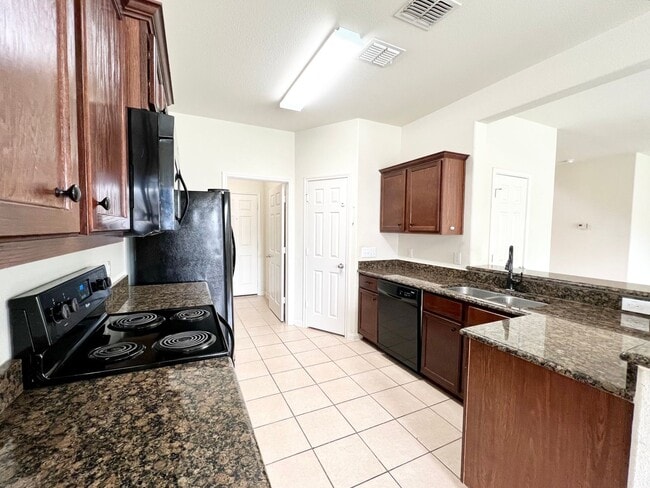 Building Photo - 108 Major Lee Ln