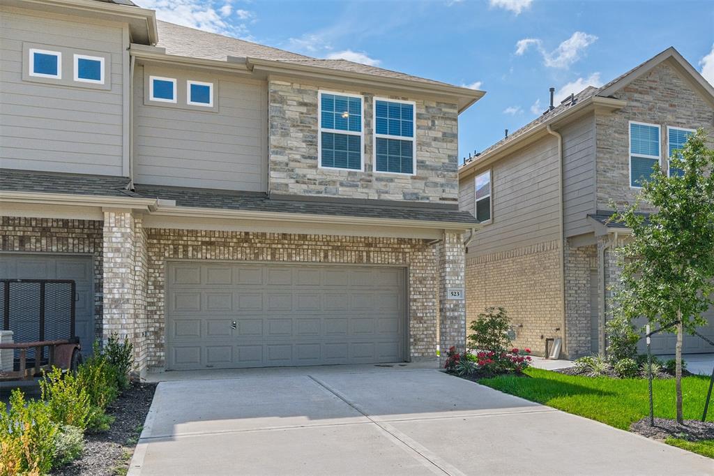 523 N 6th St, La Porte, TX 77571 Condo for Rent in La Porte, TX