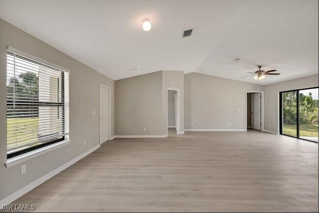 Building Photo - 1064 Sunrise Blvd