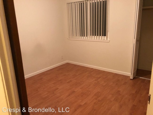 Building Photo - 670 De Haro St