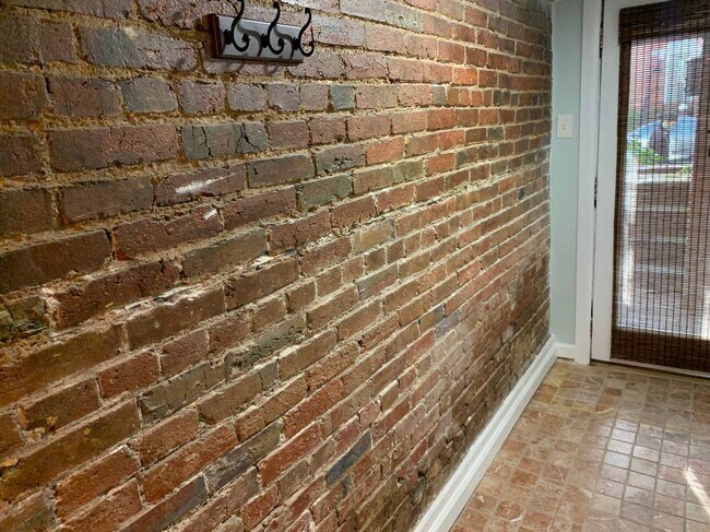 Foto del edificio - 75 Seaton Pl NW