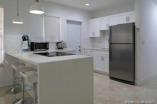 Foto del edificio - 2122 NE 170th St