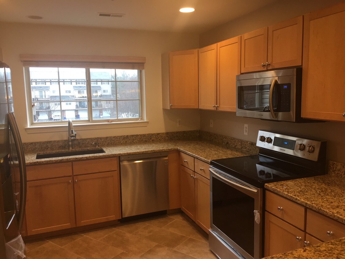 Foto principal - 713 River Park Village Blvd