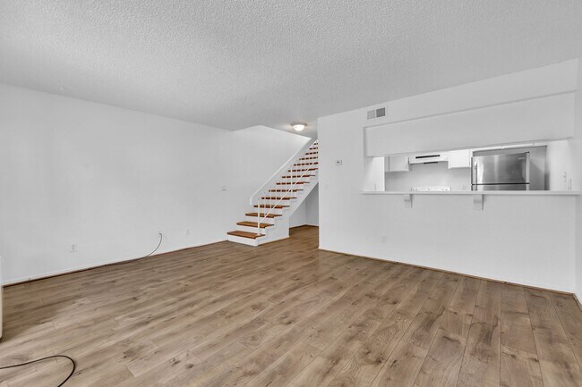 Building Photo - Townhouse Ready for Occupancy