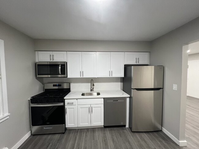 Foto del edificio - 108 Columbia Ave